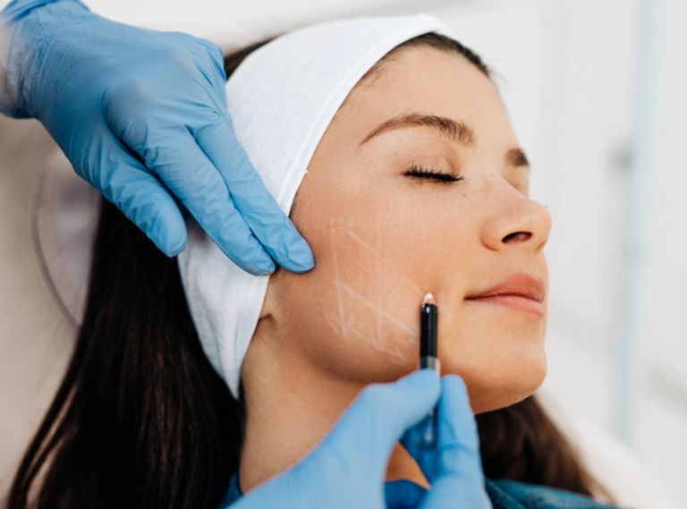 Fillerbehandling Gjenoppretter volum og fylde. Reduserer fine linjer og rynker. Skaper naturlige konturer. Umiddelbare resultater.